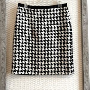 Isaac Mizrahi Houndstooth skirt, Sz 6